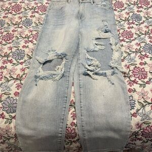 Casual Distressed Boyfriend Jeans in Light Blue